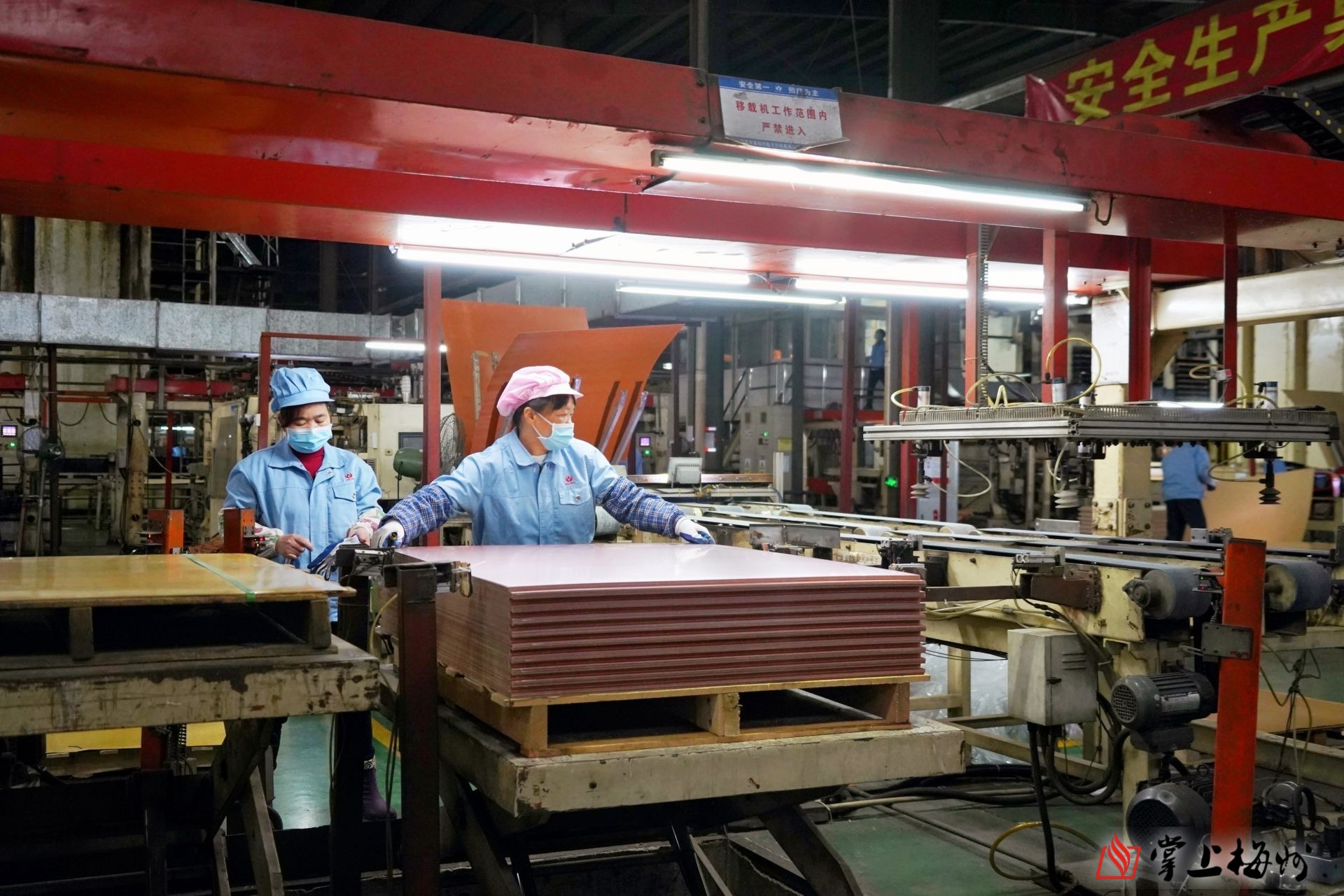 安心返乡来 发展路更宽!梅州市威利邦电子科技有限公司深耕主业提升效能